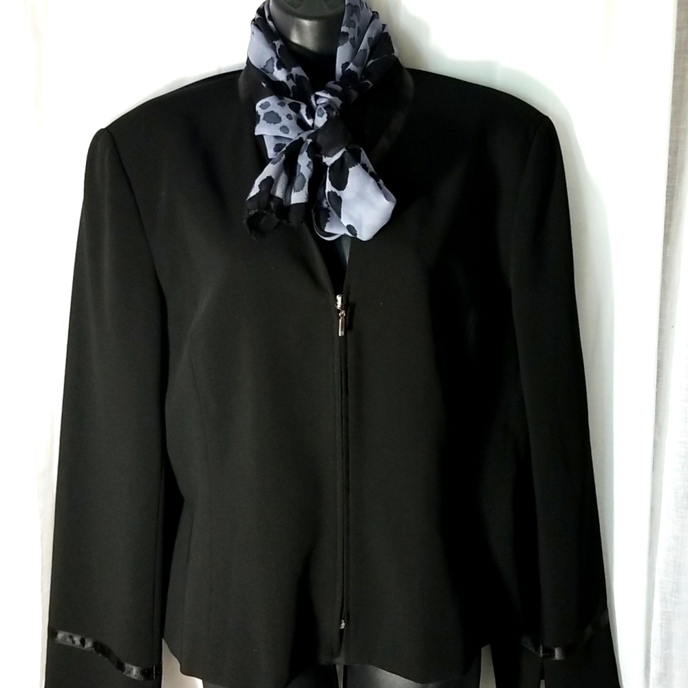 Sz 16 Black "Pierre Cardin" Tuxedo style jacket